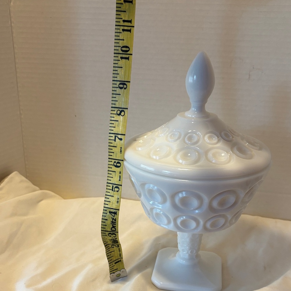 White Decorative Lidded Bowl - Picture 7 of 7